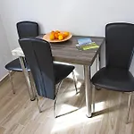 Διαμέρισμα Lara With Affordable Parking *