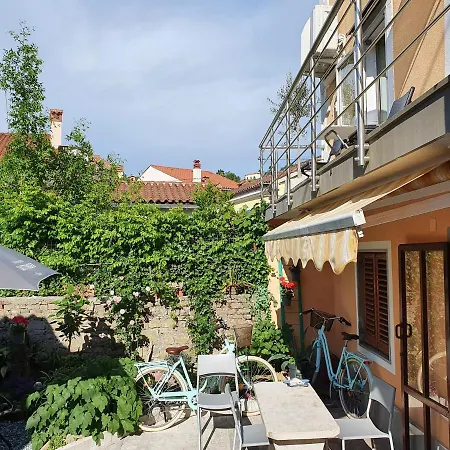 Apartment Lara With Affordable Parking *