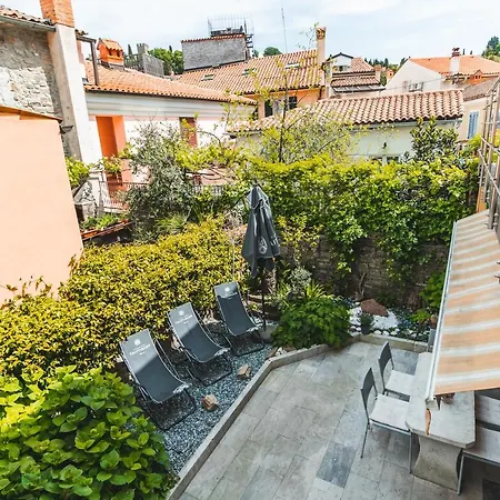 Lara With Affordable Parking * Piran