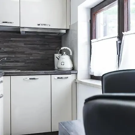 Apartmán Lara With Affordable Parking *