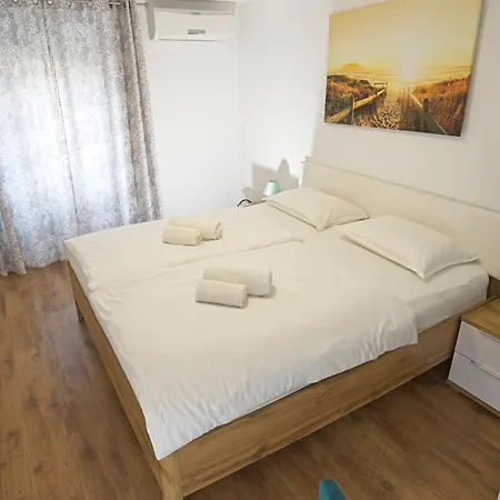 Lara With Affordable Parking