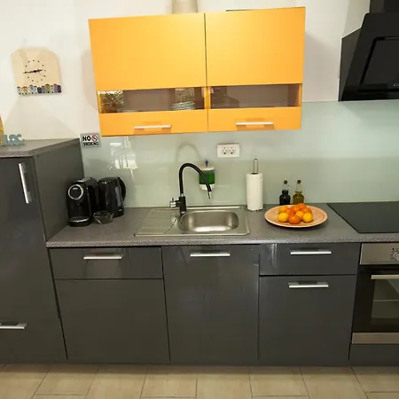 Lara With Affordable Parking Apartma Piran