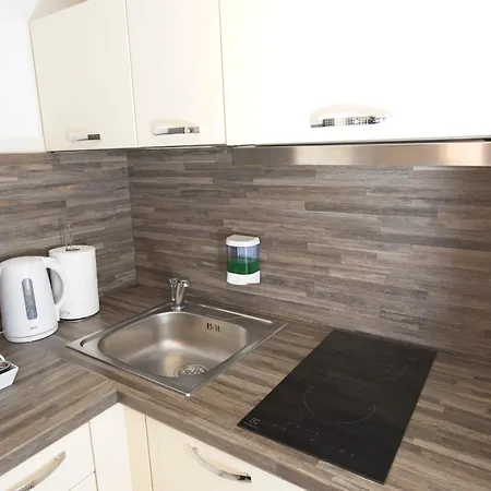 Apartma Lara With Affordable Parking