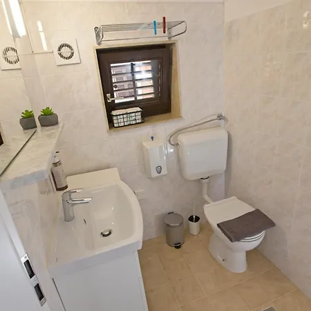 Lara With Affordable Parking