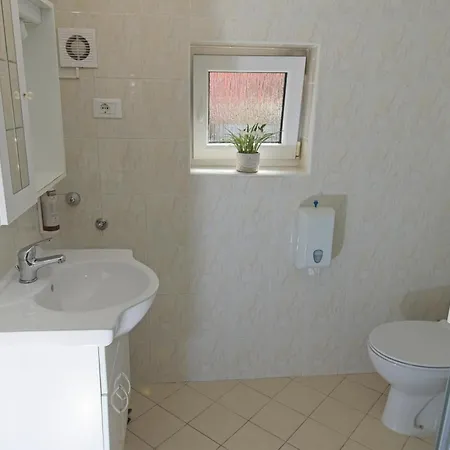 Apartma Lara With Affordable Parking *