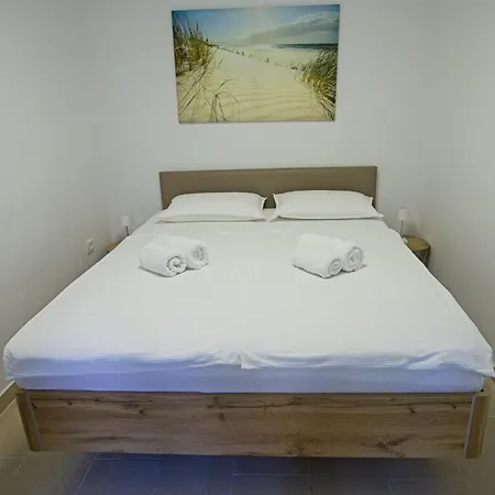 Lara With Affordable Parking