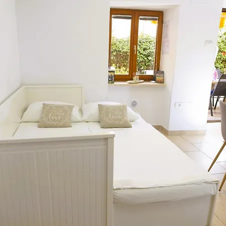 Lara With Affordable Parking Piran