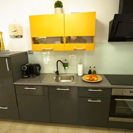 Lara With Affordable Parking Apartma