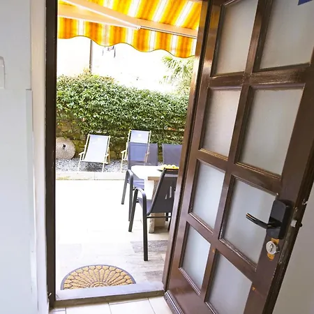 Lara With Affordable Parking * 피란