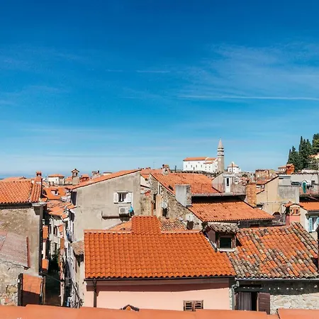 Apartma Lara With Affordable Parking Piran