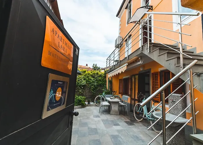 Lara With Affordable Parking * Piran