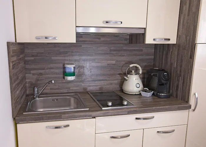 Lara With Affordable Parking * Piran