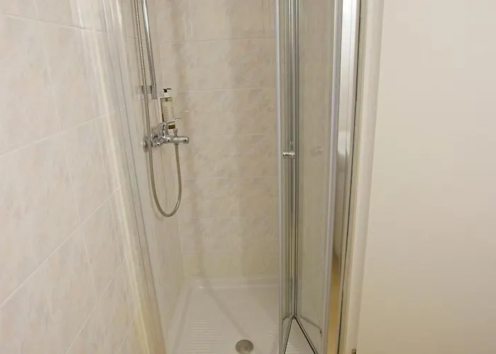 Apartment Lara With Affordable Parking