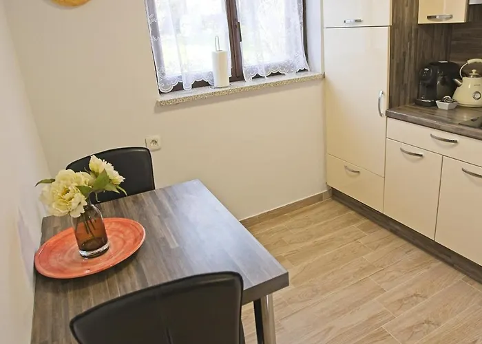 Apartment Lara With Affordable Parking *