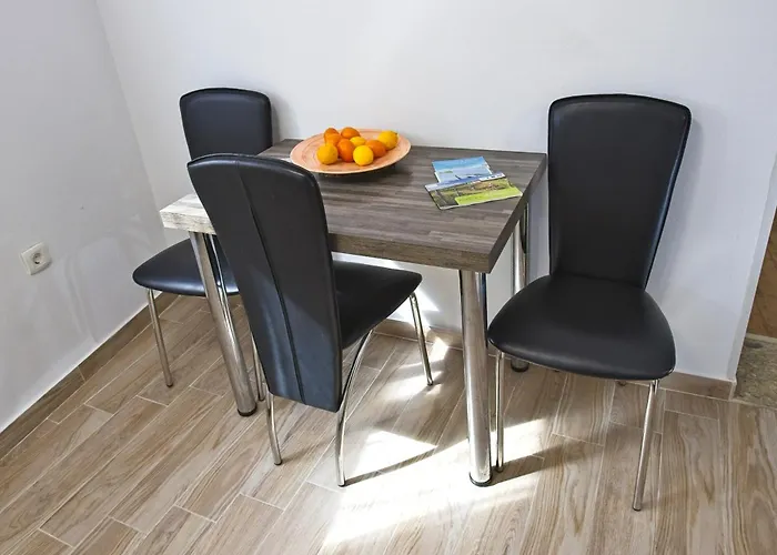 Apartment Lara With Affordable Parking *