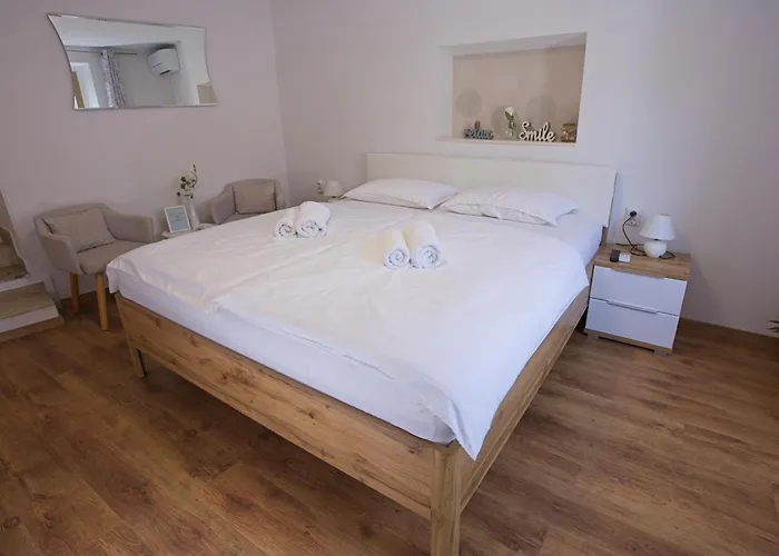 Lara With Affordable Parking * Piran