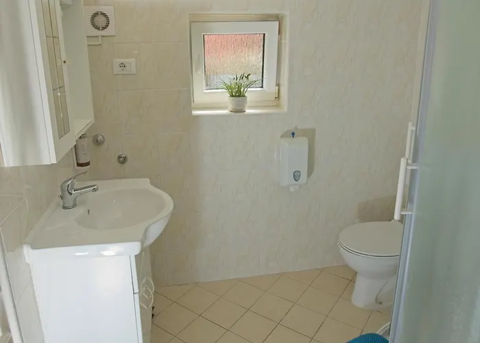 Apartment Lara With Affordable Parking