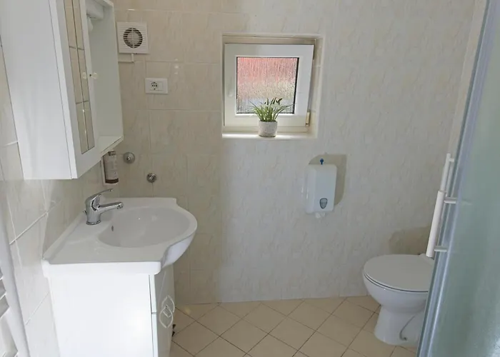 Apartment Lara With Affordable Parking *