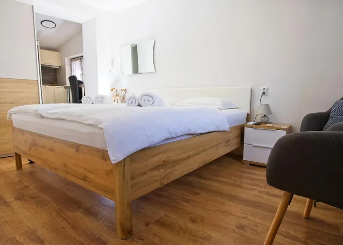 Lara With Affordable Parking *