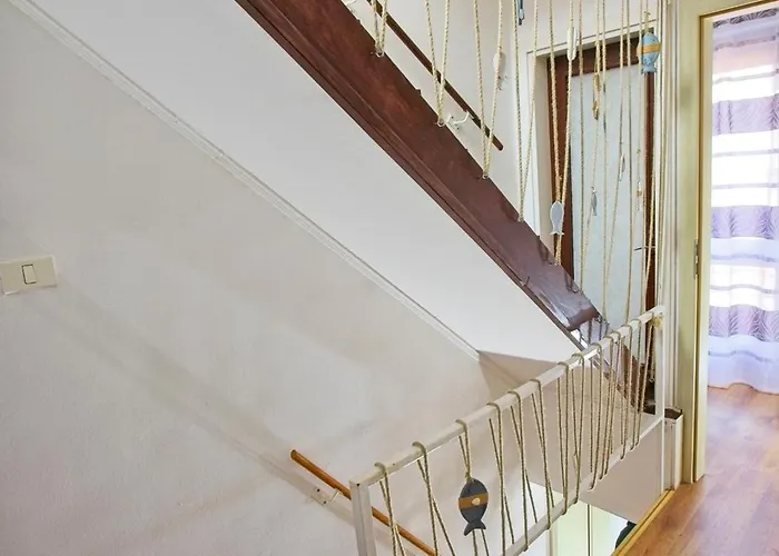 Lara With Affordable Parking * Piran