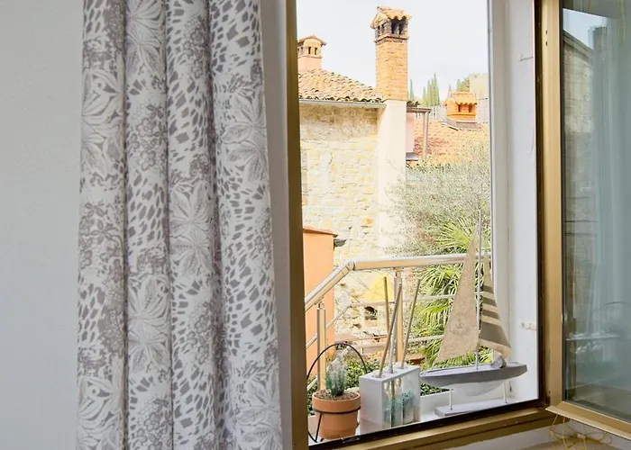 Apartment Lara With Affordable Parking