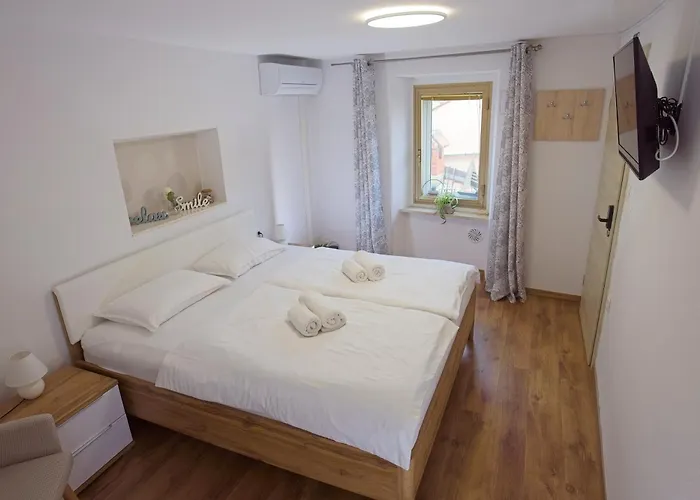 Lara With Affordable Parking Lejlighed *