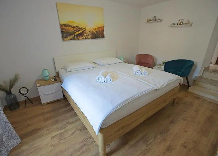 Lara With Affordable Parking Apartment Piran