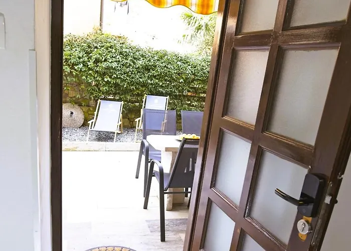 Lara With Affordable Parking * Piran