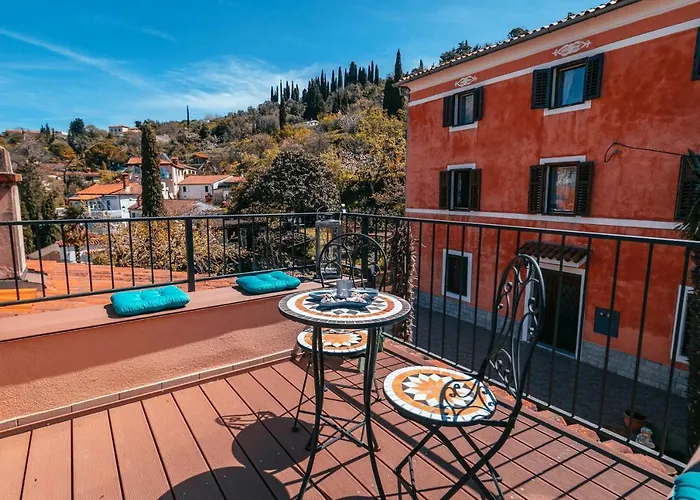 Lara With Affordable Parking Apartment *